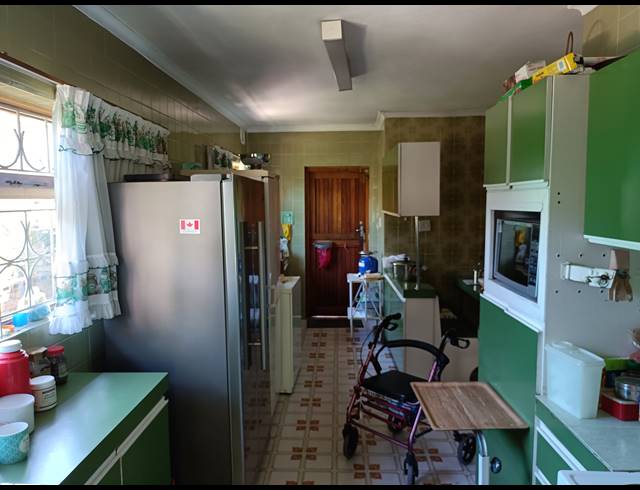 4 BEDROOM FREEHOLD FOR SALE IN KENVILLE